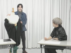 声優の坂田将吾さんと小笠原仁さんがYouTubeで女性のデートコーデをしている画像。